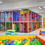 Poddabek Comfort I Z Tarasem Na Dachu, Ogrodkiem, Basenem Zewnetrznym I Wewnetrznym, Sala Zabaw I Animacjami Poddąbie