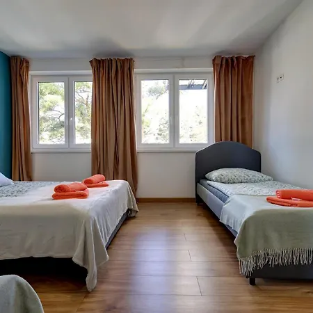 Appartement Poddabek Comfort I Z Tarasem Na Dachu, Ogrodkiem, Basenem Zewnetrznym I Wewnetrznym, Sala Zabaw I Animacjami Poddąbie