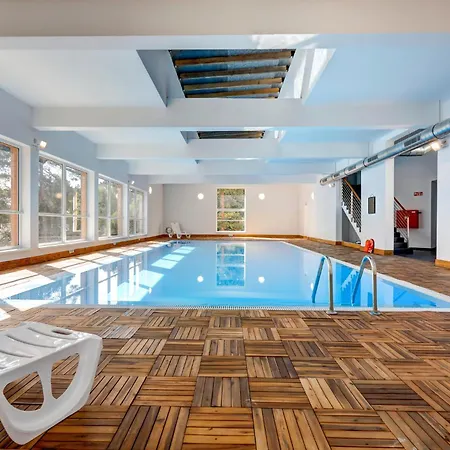 Poddabek Comfort I Z Tarasem Na Dachu, Ogrodkiem, Basenem Zewnetrznym I Wewnetrznym, Sala Zabaw I Animacjami Apartment